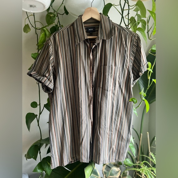 Button up casual - Picture 2 of 2